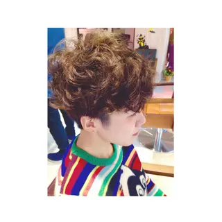 ショート ミディアム カラー パーマ アオガミ （前髪顔周りカット）のヘアスタイル