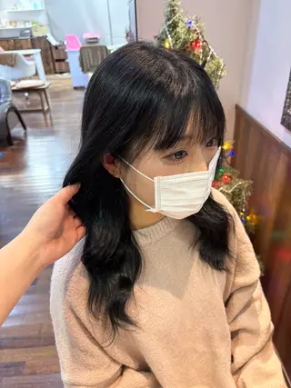セミロング 熊田 秀佳のヘアスタイル