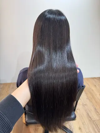 セミロング afloatkobe所属・美髪/髪質改善 川口凌弥のヘアスタイル