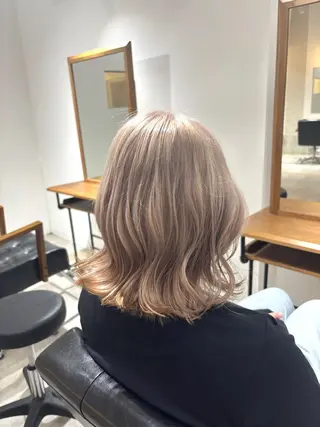 ミディアム フルリール所属・フルリール/中庄/ ハイトーン/縮毛矯正のヘアスタイル