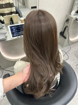 ミディアム カラー ヘアアレンジ fumika🎀 ベージュのヘアスタイル