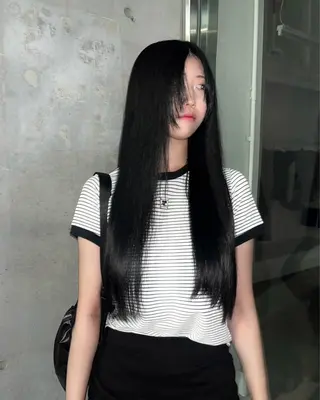 ロング anna 韓国レイヤ ー/ ハッシュカットのヘアスタイル