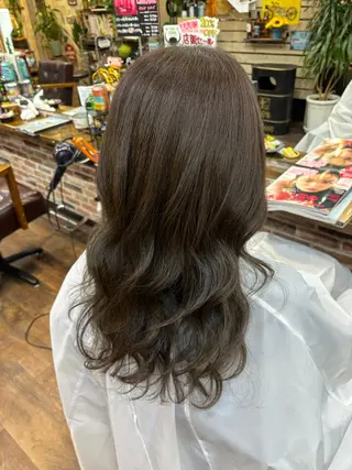ロング カラー 福田 有紗のヘアスタイル