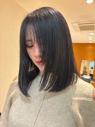 ミディアム yiye   青山店所属・Rako .のヘアスタイル