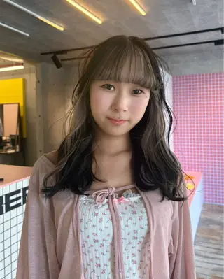 ロング カラー 鎌田 梨瑚のヘアスタイル
