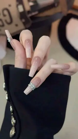 カラー AIN Nailのネイルデザイン