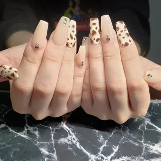 セミロング ネイル クロキ 。のネイルデザイン