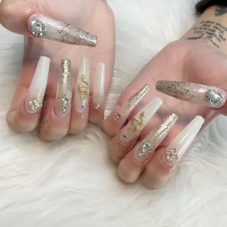 ネイル ゴテゴテ💙ワンホン リオナのネイルデザイン