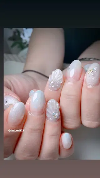 ネイル JINI NAIL所属・ジニ ネイルのネイルデザイン