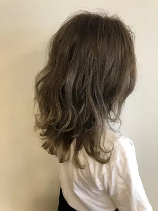 カラー AKANE 【zina新宿】のヘアスタイル