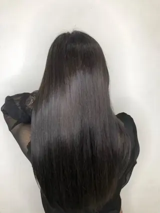 ロング 透明感カラー特化若山 結愛のヘアスタイル