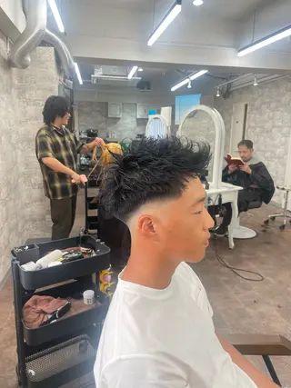 メンズ フェードパーマ 新倉幸之助のヘアスタイル