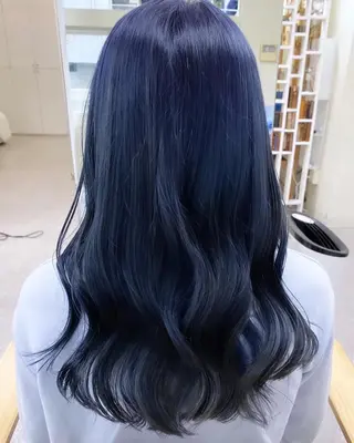 セミロング カラー レイヤーウルフ エクステ磯部のヘアスタイル