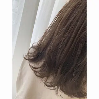 セミロング カラー fio マナミのヘアスタイル