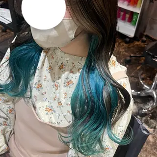 セミロング カラー 伊藤 玲衣のヘアスタイル