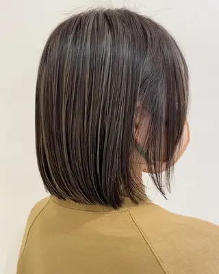 ショート カラー 髪質改善/白髪ぼかし レイヤー 🌱千咲季のヘアスタイル