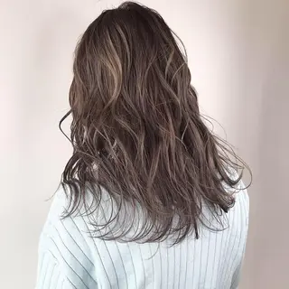 カラー デザインカラー Lienのヘアスタイル