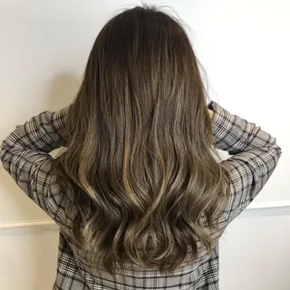 ミディアム カラー ブリーチ無し白髪ぼか し/艶髪/津嘉山のヘアスタイル