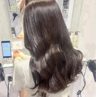 ロング カラー 🫧うる艶トレンド 🫧透明感カラーのヘアスタイル