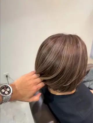 ショート カラー ヘアーリゾートノーブル所属・長谷川 美怜のヘアスタイル