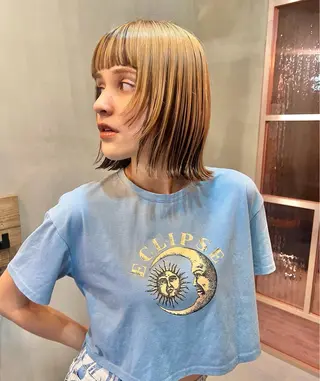 ショート ハイトーンカラー🍑 心斎橋のヘアスタイル