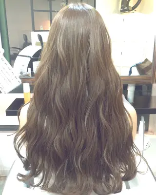 ロング カラー 榎園 由美のヘアスタイル