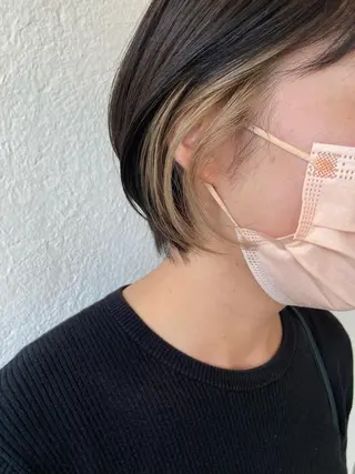 ショート カラー 入江 志穂のヘアスタイル