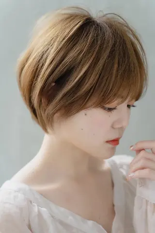 ショート 特別価格で営業中‼️ レム髪質改善のヘアスタイル