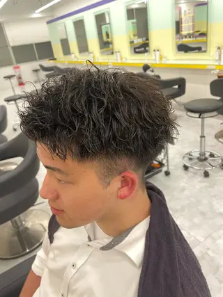 ショート パーマ ヘアアレンジ メンズ 艶カラー の達人のヘアスタイル