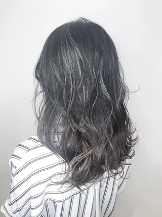 セミロング カラー AMI Hair  supply所属・髪質改善カラー 韓国風レイヤーのヘアスタイル