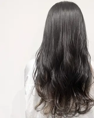 ロング MYRTLE TSUNODAのヘアスタイル