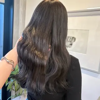 セミロング カラー カジュアルを女っぽく 𝗮𝘆𝗮𝗰𝗼のヘアスタイル