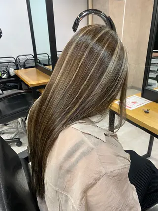 ロング カラー 矢島颯哉/ハイトーン ブリーチカラー💎のヘアスタイル