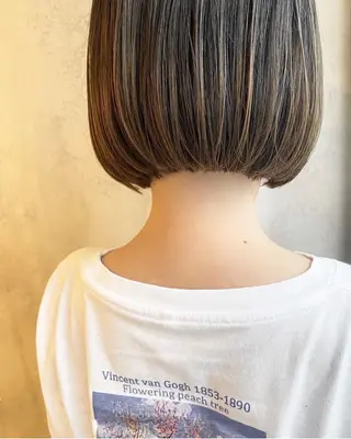 ミディアム カラー ツキノキ ミナのヘアスタイル