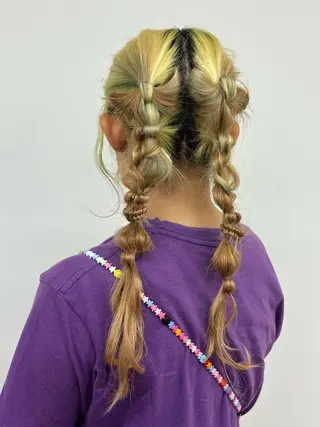 ロング ヘアアレンジ 山之内匠/艶カラー/ ハイトーン/ブリーチのヘアスタイル