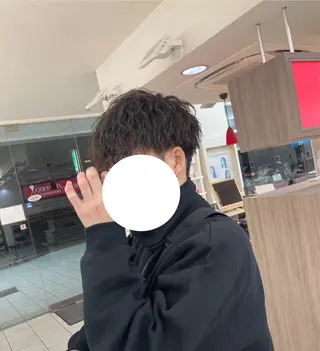 パーマ メンズ 暗髪つや髪💫 岡本彩花のヘアスタイル