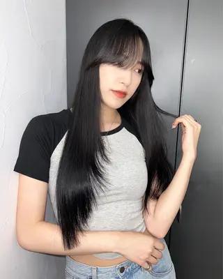 ロング エミリ / オリーブカラーのヘアスタイル