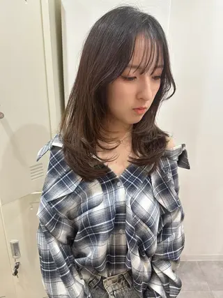 セミロング カラー 白髪ぼかしハイライト レイヤー川口　元気のヘアスタイル