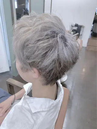 カラー メンズ ブリーチ毛に縮毛矯正 ✨カラー✨山田 正幸のヘアスタイル