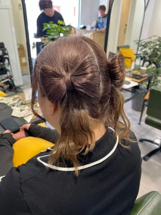 セミロング ヘアアレンジ 韓国風レイヤー ∕ 大隣 里桜のヘアスタイル