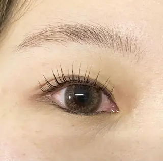 マツエク・マツパ Fumina .のネイルデザイン