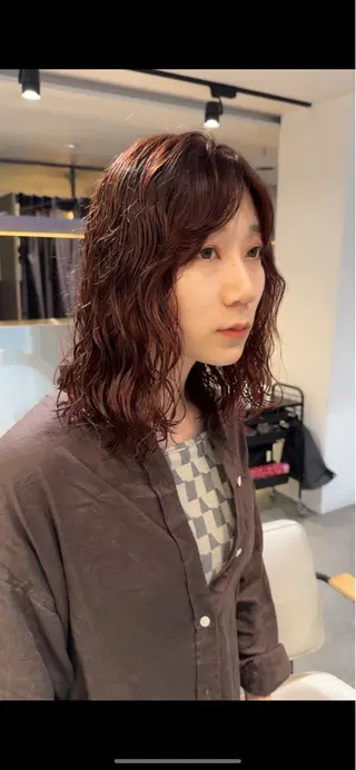 ミディアム カラー パーマ Qin shaire salon 原宿所属・🌿パーマ/ボブ/ レイヤー/Mikiのヘアスタイル