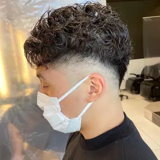 ショート パーマ メンズヘア特化 崎田 成人のヘアスタイル