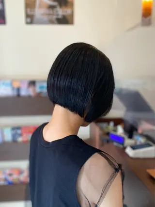 ミディアム 横手 亜紀のヘアスタイル