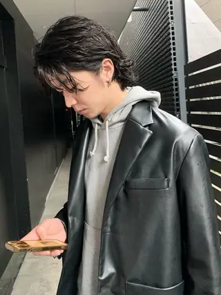 ミディアム パーマ メンズ 佐藤大翔🌐縮毛矯正 🌐メンズパーマのヘアスタイル