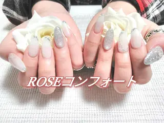 ネイル エステとネイル ローズコンフォートのネイルデザイン