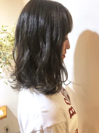 ミディアム カラー MIOベージュカラー 柔らかいカラーのヘアスタイル