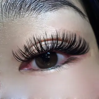 マツエク・マツパ ノーファンデの樹所属・宇治 名帆子のマツエク・マツパデザイン