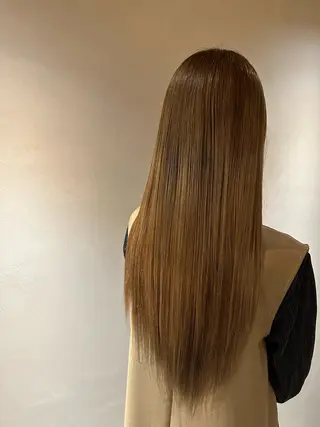 ロング カラー 室谷 ゆりあのヘアスタイル