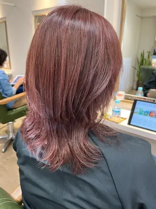 ミディアム 小鴨 美佳のヘアスタイル